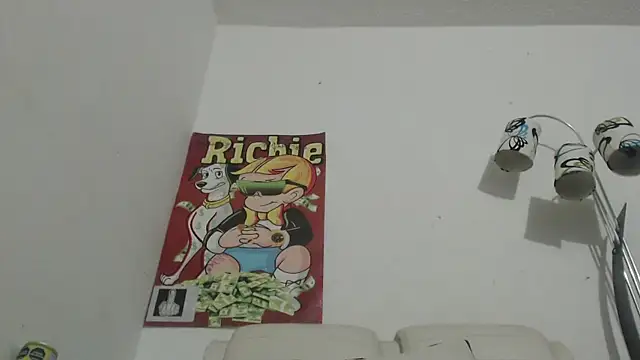 Snapshot of Thomasjons_ chatting on 11.22.25 Thomasjons online show from 11.22.25