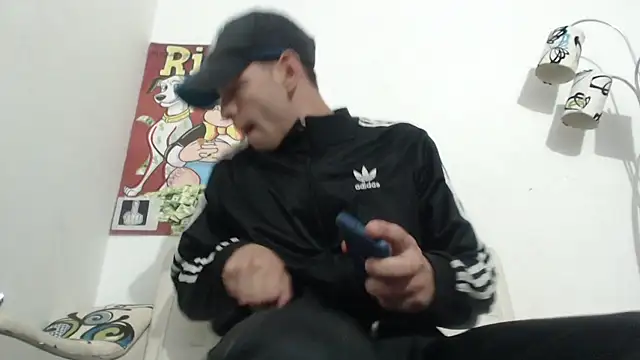 Snapshot of Thomasjons_ chatting on 12.03.25 Thomasjons online show from 12.03.25