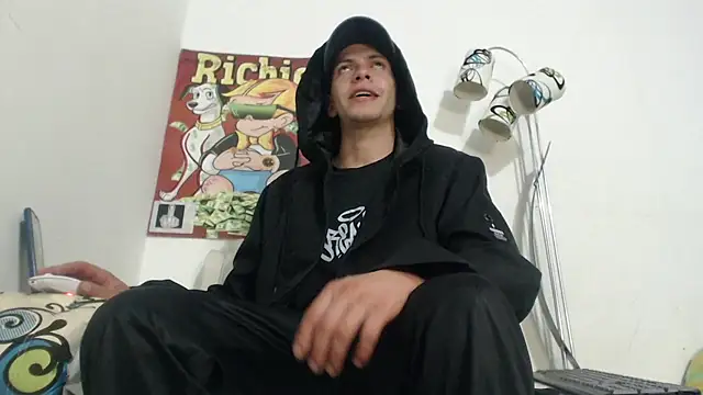 Snapshot of Thomasjons_ chatting on 12.17.25 Thomasjons online show from 12.17.25