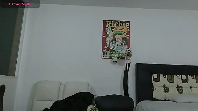 Thomasjons  online show from 06.13.26