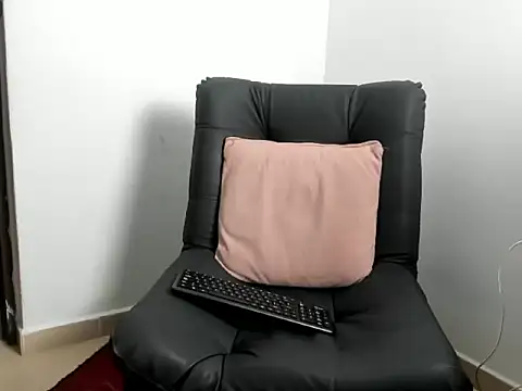 axel davis  online show from 12.01.25