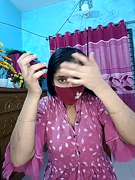 Snapshot of Cute_Faria chatting on 10.31.25 Cute Faria online show from 10.31.25