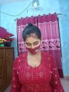 Snapshot of Cute_Faria chatting on 11.08.25 Cute Faria online show from 11.08.25