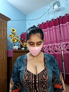 Snapshot of Cute_Faria chatting on 11.22.25 Cute Faria online show from 11.22.25