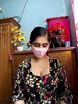 Snapshot of Cute_Faria chatting on 11.23.25 Cute Faria online show from 11.23.25