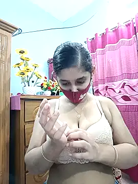 Snapshot of Cute_Faria chatting on 11.30.25 Cute Faria online show from 11.30.25