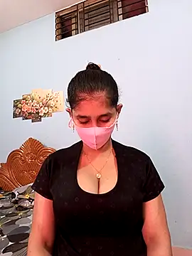 Snapshot of Cute_Faria chatting on 12.15.25 Cute Faria online show from 12.15.25