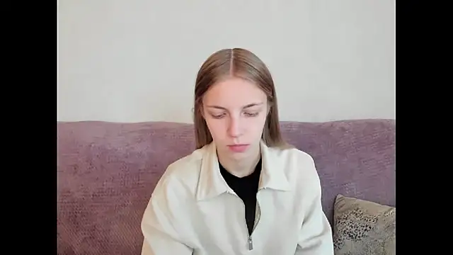 HitGyrl online show from 10.15.25