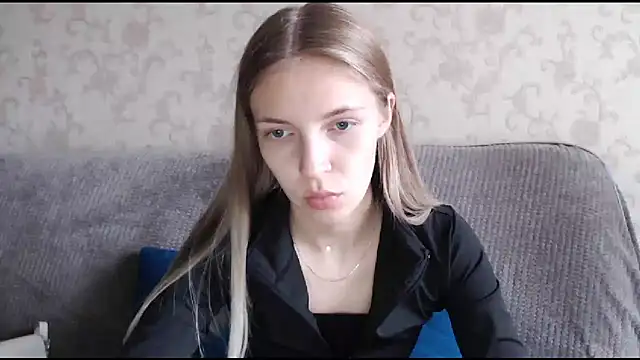 HitGyrl online show from 10.23.25