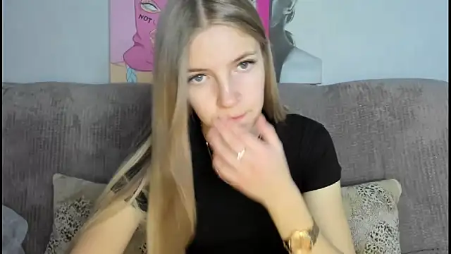 HitGyrl online show from 11.28.25