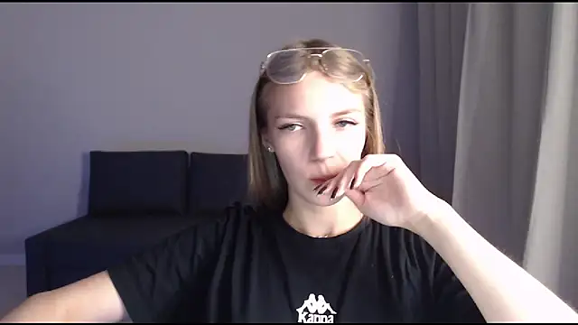 HitGyrl online show from 08.02.26