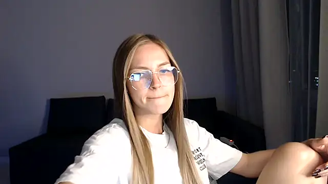 HitGyrl online show from 08.03.26