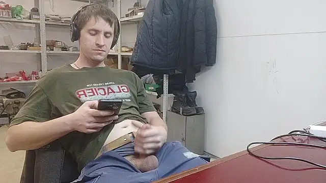 Snapshot of jimmilove chatting on 01.13.26 jimmilove online show from 01.13.26