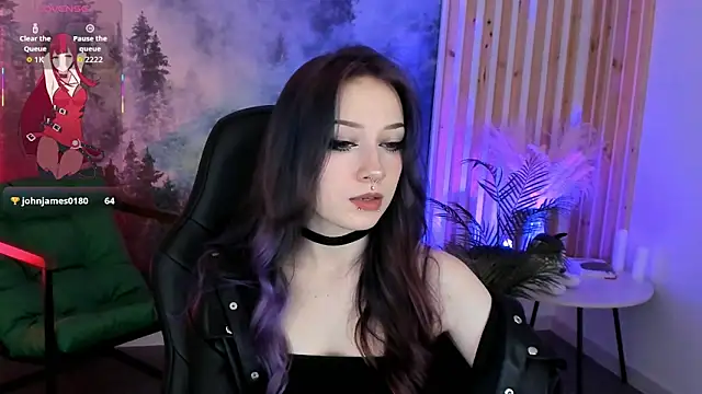 LiliLuna online show from 11.06.25