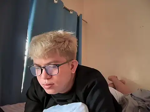 Snapshot of Fuckboii_intown chatting on 04.15.26 Fuckboii intown online show from 04.15.26