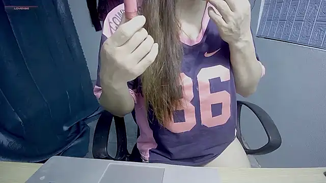 Snapshot of _Sara_768 chatting on 10.25.25 Sara 768 online show from 10.25.25