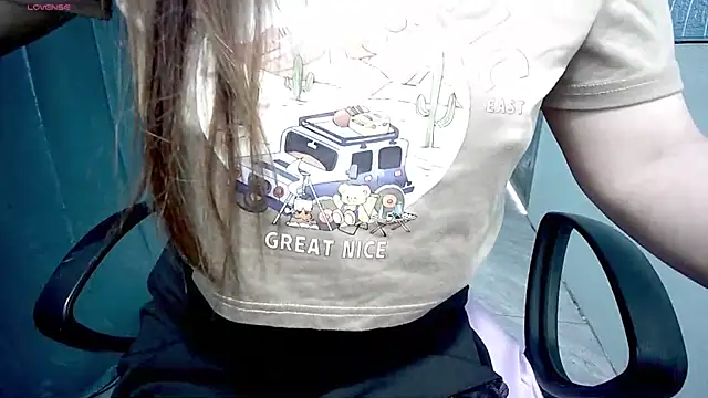 Snapshot of _Sara_768 chatting on 11.26.25 Sara 768 online show from 11.26.25