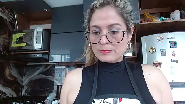 linda-mature43 online show from 10.17.25