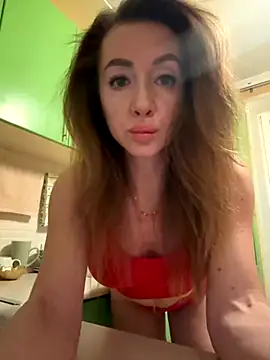 Snapshot of MarinaDiva11_74 chatting on 11.05.25 MarinaDiva11 74 online show from 11.05.25