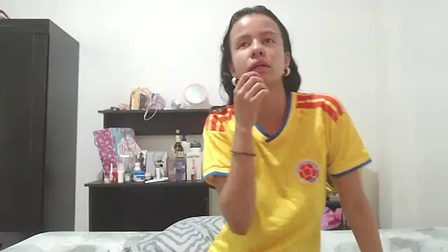 nathaly jones  online show from 06.17.26