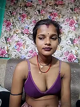 Snapshot of Maya_bhoji chatting on 11.18.25 Maya bhoji online show from 11.18.25