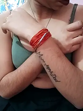 Snapshot of NAIRA5677 chatting on 12.19.25 NAIRA5677 online show from 12.19.25