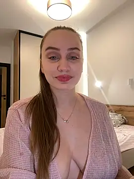 Snapshot of Maribelle_Vinnie chatting on 02.17.26 Maribelle Vinnie online show from 02.17.26