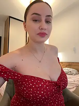 Snapshot of Maribelle_Vinnie chatting on 04.16.26 Maribelle Vinnie online show from 04.16.26