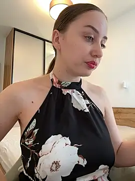 Snapshot of Maribelle_Vinnie chatting on 04.18.26 Maribelle Vinnie online show from 04.18.26