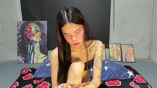 Colette Thompson online show from 01.12.26