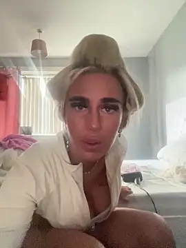 Snapshot of EllieMaeBaby chatting on 02.08.26 EllieMaeBaby online show from 02.08.26