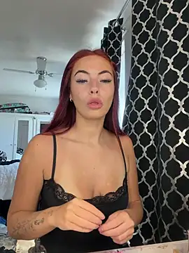 Snapshot of AroraAngel chatting on 05.19.26 AroraAngel online show from 05.19.26