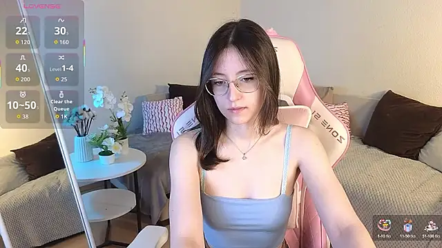 Snapshot of EsmaWonka chatting on 03.14.26 EsmaWonka online show from 03.14.26