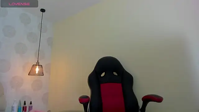 Snapshot of GIANAMILLER6 chatting on 11.12.25 GIANAMILLER6 online show from 11.12.25