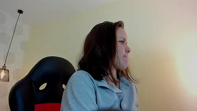 Snapshot of GIANAMILLER6 chatting on 11.15.25 GIANAMILLER6 online show from 11.15.25