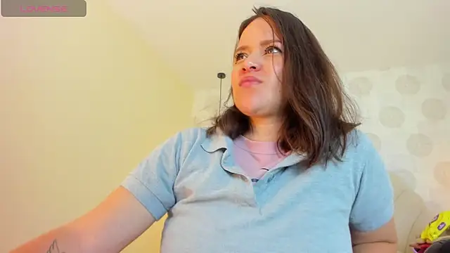 Snapshot of GIANAMILLER6 chatting on 11.28.25 GIANAMILLER6 online show from 11.28.25