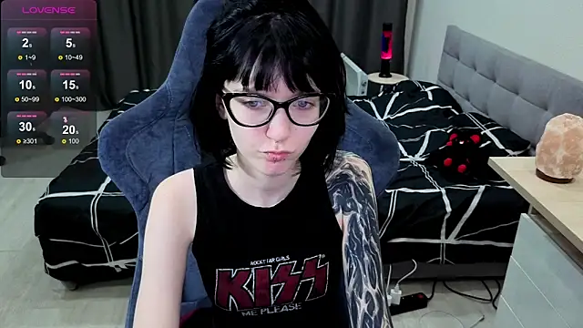 Snapshot of HazelTompson chatting on 01.09.26 HazelTompson online show from 01.09.26