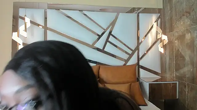 YallianaBrooks online show from 02.17.26