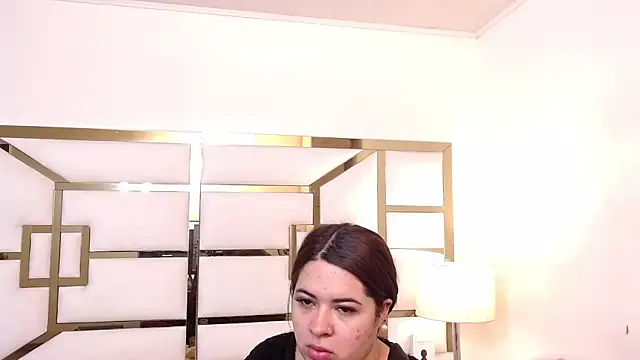 AnniieCarther online show from 12.21.25