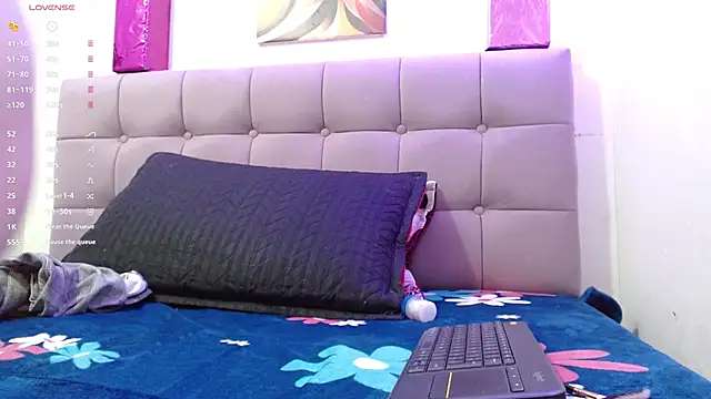 Snapshot of Lola_wish1 chatting on 11.28.25 Lola wish1 online show from 11.28.25