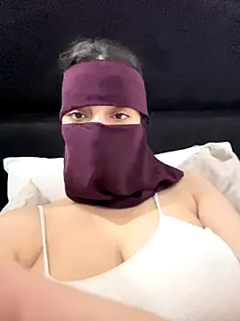 Snapshot of Rabroba89six chatting on 09.20.25 Rabroba89six online show from 09.20.25