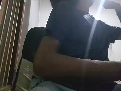 Snapshot of Ashy2001 chatting on 09.17.25 Ashy2001 online show from 09.17.25