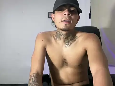 Snapshot of freyva chatting on 03.11.26 freyva online show from 03.11.26