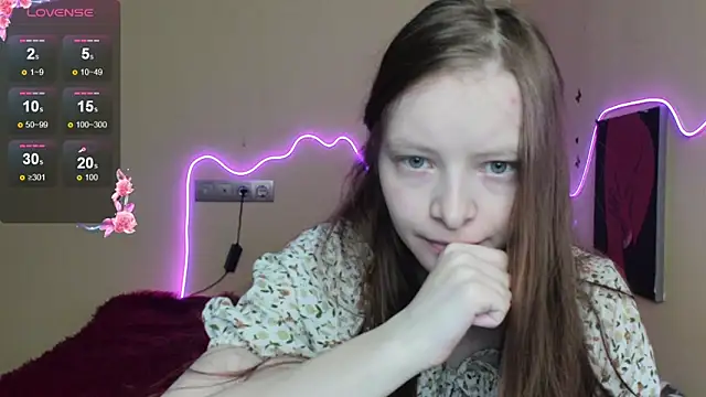 Snapshot of AliceHaris chatting on 11.02.25 AliceHaris online show from 11.02.25