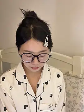 Ella-A9 online show from 11.06.25