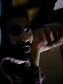 Snapshot of bbbvhhn chatting on 10.08.25 bbbvhhn online show from 10.08.25