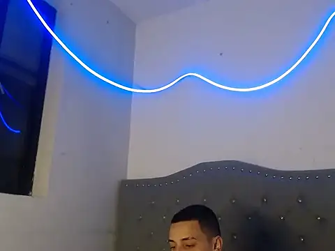 Snapshot of xalejo_max chatting on 09.18.25 xalejo max online show from 09.18.25