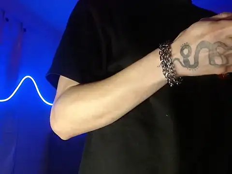 Snapshot of xalejo_max chatting on 09.21.25 xalejo max online show from 09.21.25