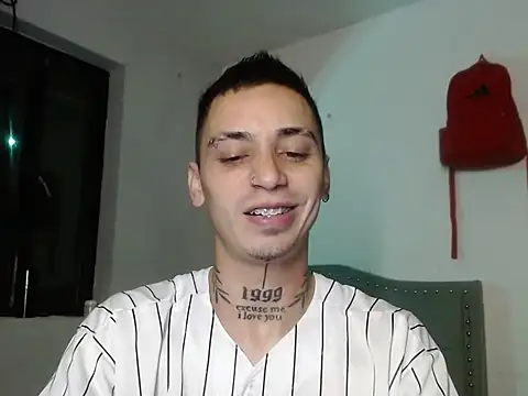 Snapshot of xalejo_max chatting on 10.19.25 xalejo max online show from 10.19.25