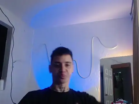 Snapshot of xalejo_max chatting on 11.16.25 xalejo max online show from 11.16.25